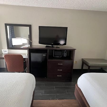 Days Inn & Suites By Wyndham Монро Экстерьер фото