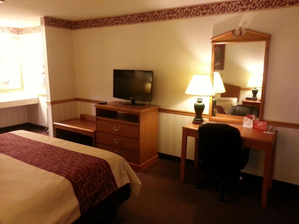 Days Inn & Suites By Wyndham Монро Экстерьер фото