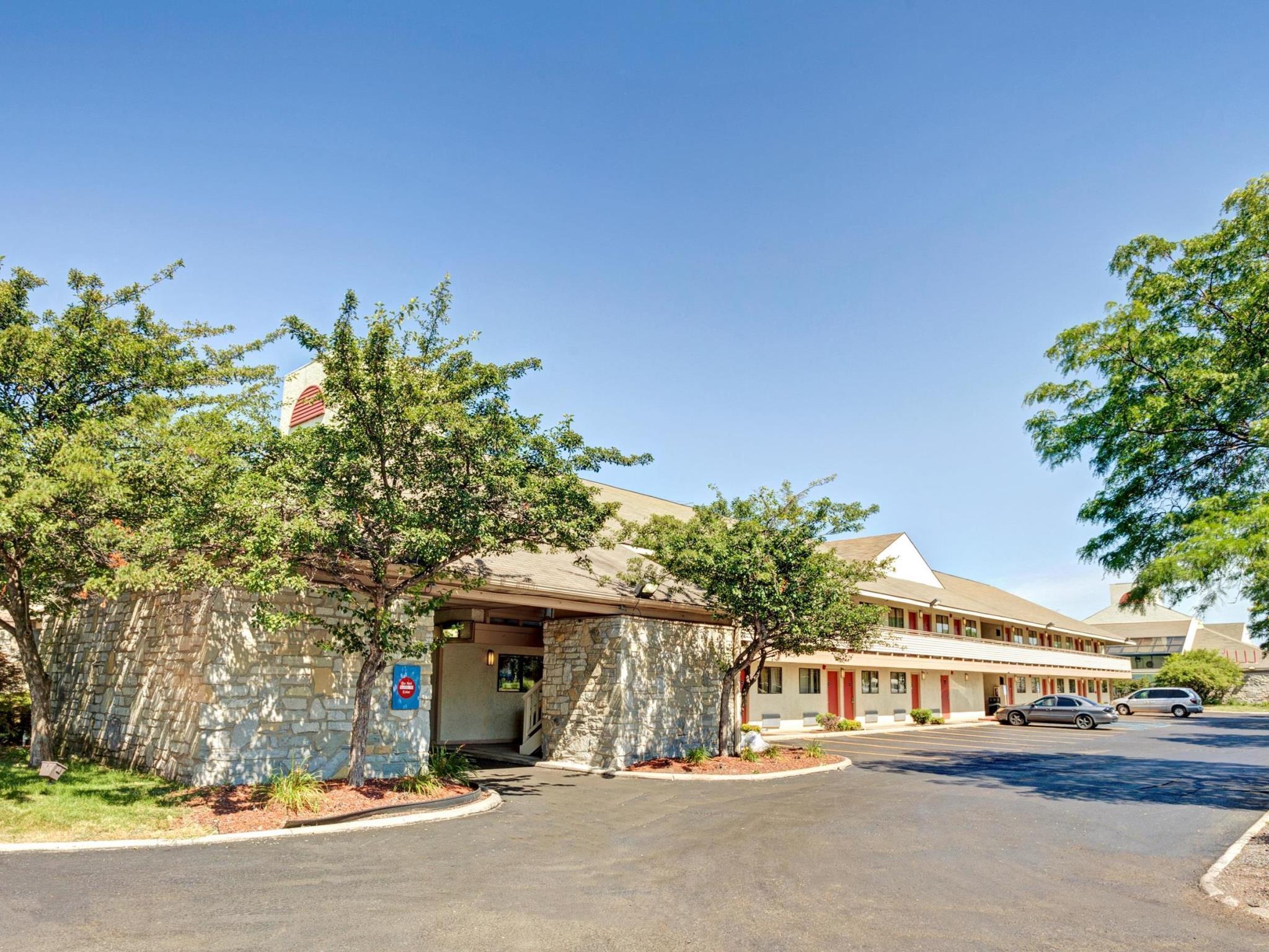 Days Inn & Suites By Wyndham Монро Экстерьер фото