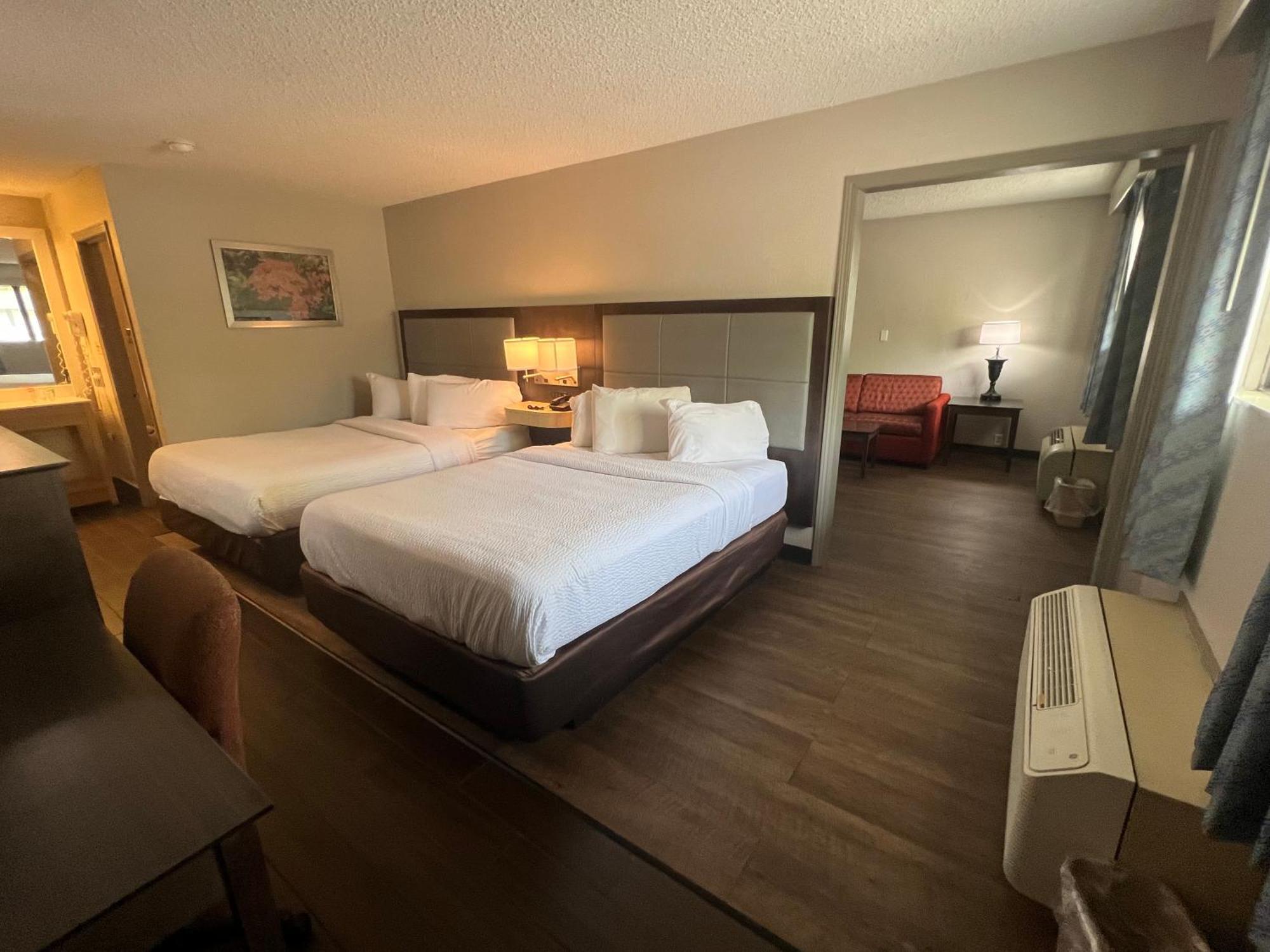 Days Inn & Suites By Wyndham Монро Экстерьер фото